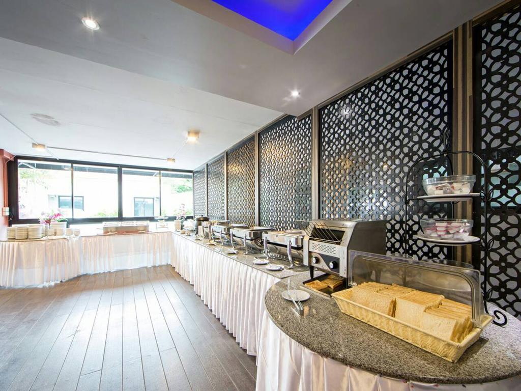 Grand Nai Harn Suites Rawai Exteriör bild