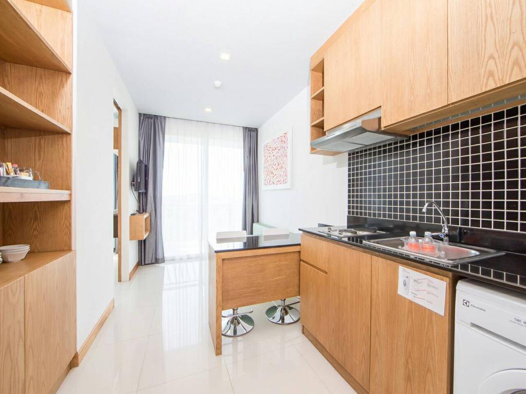 Grand Nai Harn Suites Rawai Exteriör bild