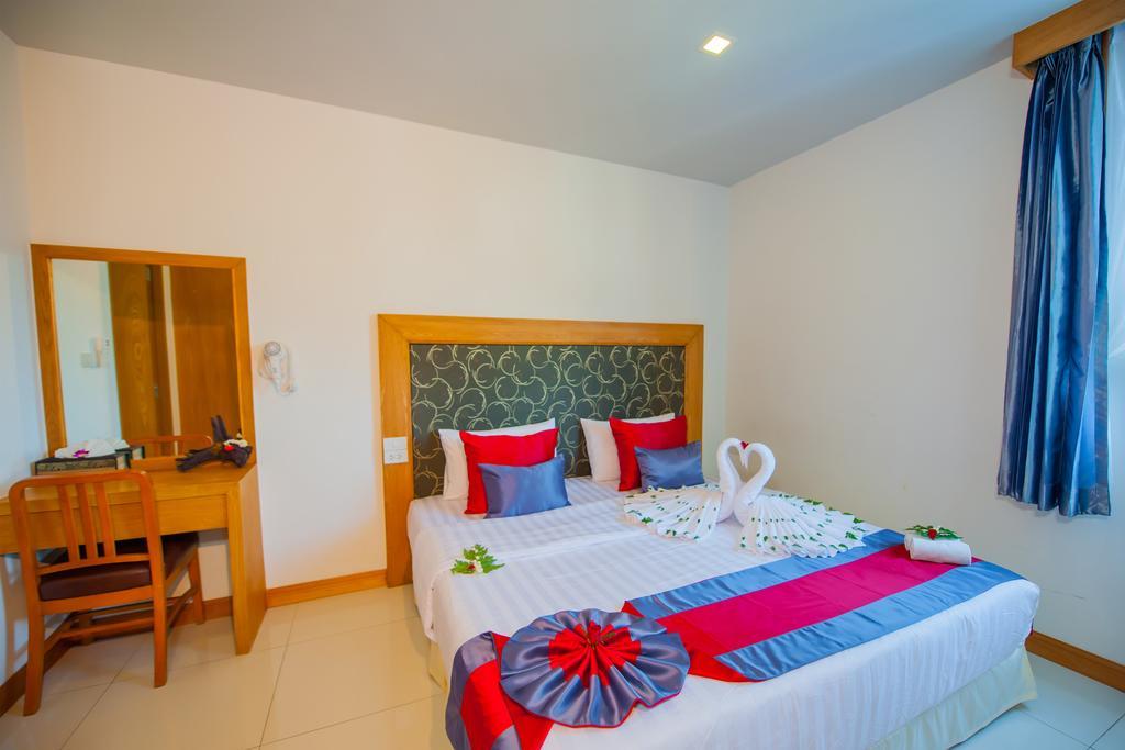 Grand Nai Harn Suites Rawai Exteriör bild