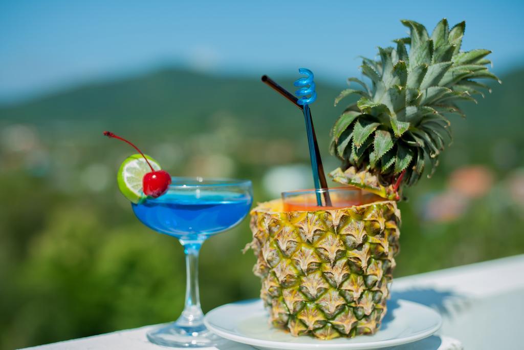 Grand Nai Harn Suites Rawai Exteriör bild